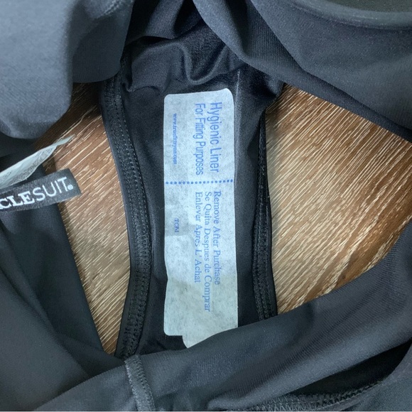 Miraclesuit Womens black escape one piece swimsuit 18 NWT - Picture 11 of 11